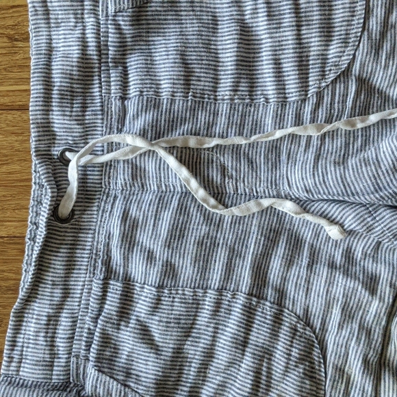 Size 2 Athleta Striped Linen Shorts - Picture 3 of 6